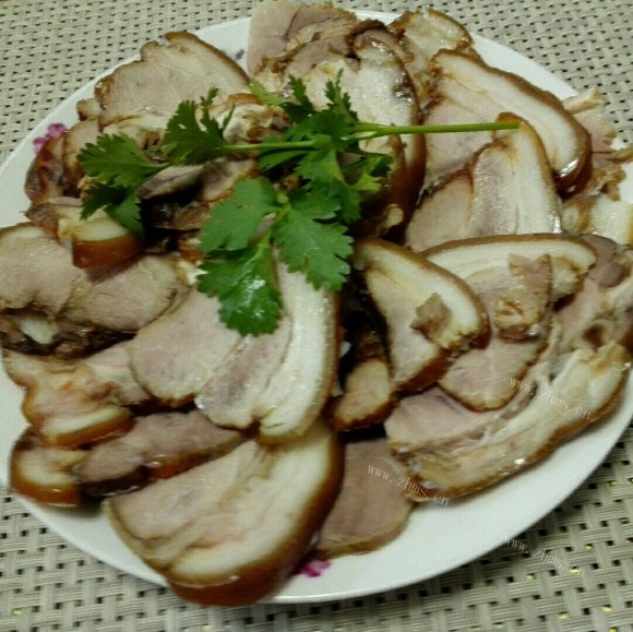 美味营养的酱肘子