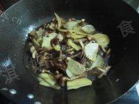 家常菜香菇土豆片做法图解10)