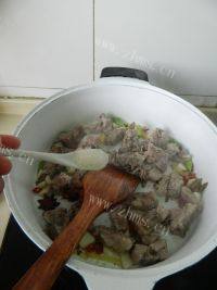 家常菜排骨炖豆角做法图解13)