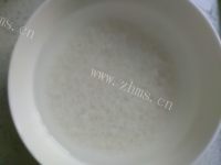 美味的菠菜猪肝粥做法图解1)