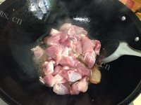 美味的笋干烧肉做法图解5)