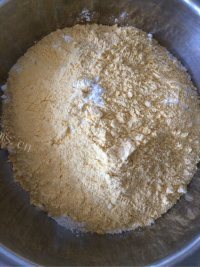 美味的玉米面馒头做法图解1)