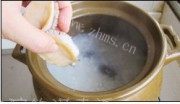 美味的鲍鱼鸡粥做法图解2)