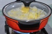 奶香玉米棒做法图解3)