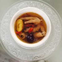 美味的板栗鸡爪汤做法图解10)