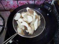 家常菜蚝油鸡腿菇做法图解5)