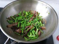 家常菜芹菜炒腊肉