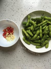 美味的凉拌毛豆做法图解2)