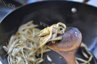 妈妈做的干煸杏鲍菇做法图解7)