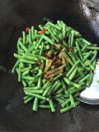 长豆角炒西红柿做法图解4)