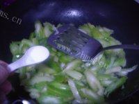 家常菜素炒芹菜