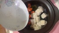 美味的海带猪骨汤做法图解13)