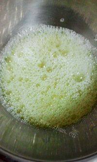 诱人的酸奶蛋糕做法图解6)