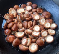 美味的香菇扒菜胆做法图解2)