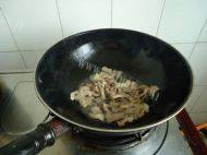 「绿色食物」蘑菇炒肉做法图解4)
