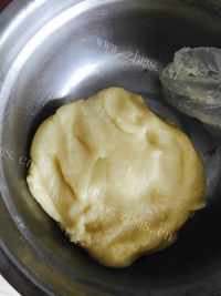 自制红豆酥做法图解2)
