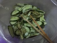 好吃的凉拌青瓜做法图解2)