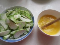 香飘十里的丝瓜炒鸡蛋做法图解2)