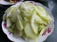 诱人的清炒葫芦做法图解1)