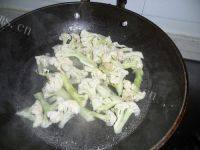 家常菜干煸有机花菜做法图解2)