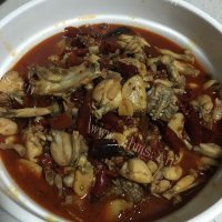热腾腾的泡椒牛蛙做法图解8)