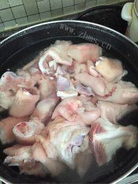 黄豆卤猪蹄做法图解1)