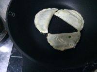 美味早餐韭菜盒子做法图解6)