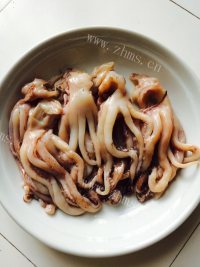 美味的爆炒鱿鱼须做法图解1)