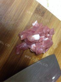 家常菜芸豆丝炒肉做法图解2)