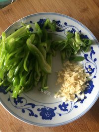美味营养的素炒豇豆做法图解2)