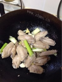 美味营养的可乐鸡翅做法图解3)