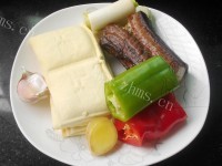 家常菜豆干炒腊肉做法图解1)