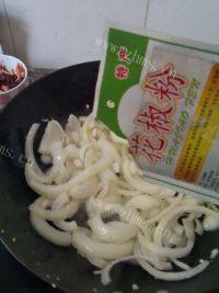 圆葱炒鸡蛋自制做法图解7)