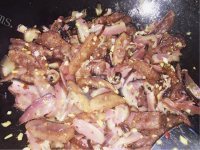好吃的高粱粑粑炒腊肉做法图解14)
