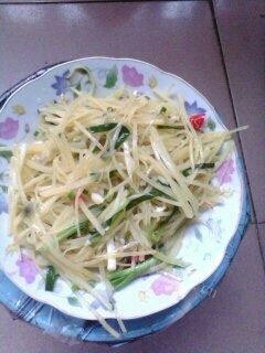 美味营养的酸辣土豆丝