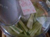「DIY美食」芹菜猪肉饺子做法图解8)