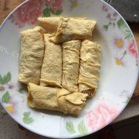 美味的豆皮肉卷做法图解5)