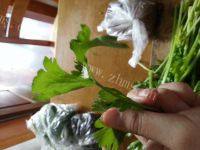 自制芹菜炒豆腐干做法图解3)