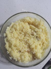 清爽的蛋炒饭做法图解3)