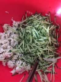 香喷喷的凉皮做法图解4)