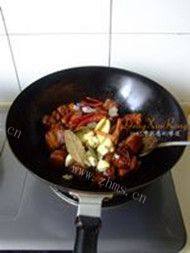 味道十足的红烧肉做法图解6)