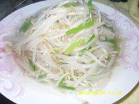 家常菜芹菜炒豆芽