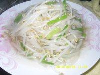 家常菜芹菜炒豆芽