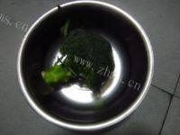 鲜香的白灼西兰花做法图解1)