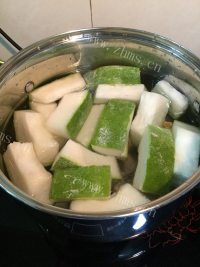 诱人的冬瓜鸡汤做法图解4)