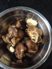 家常菜香菇肉丸做法图解1)