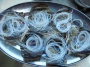 家常菜蒜茸粉丝蒸带子做法图解2)