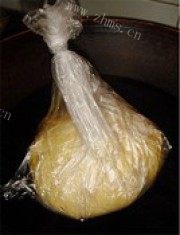 诱人的墨西哥奶酥面包做法图解6)