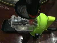 香气浓郁的西瓜汁做法图解4)