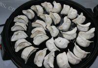 常吃不腻的冰花煎饺做法图解3)